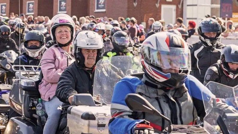 Women's biker relay to lead TT Races Legacy Lap