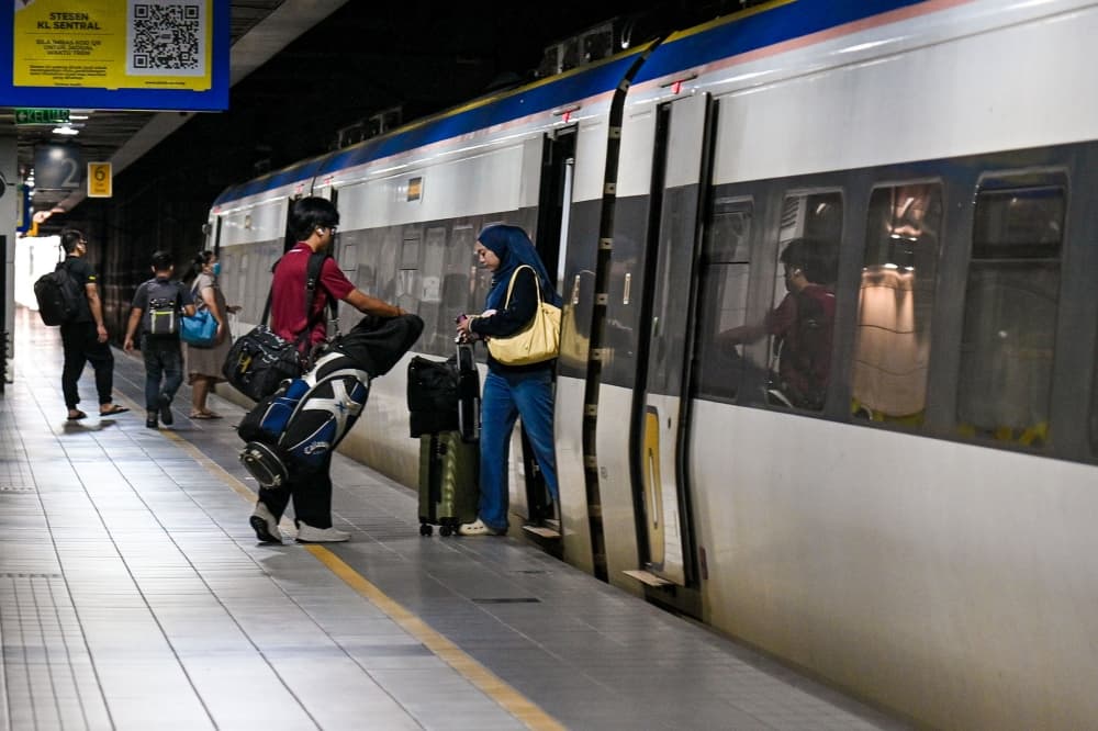 Putrajaya pushes rail relief plan with discounted KTMB fares and monthly passes