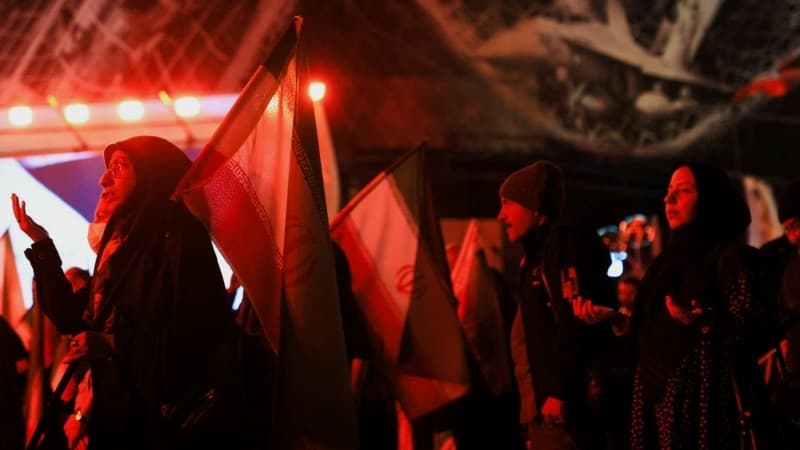 Vance Says Ball In Tehran's Court After 'Progress' In Islamabad