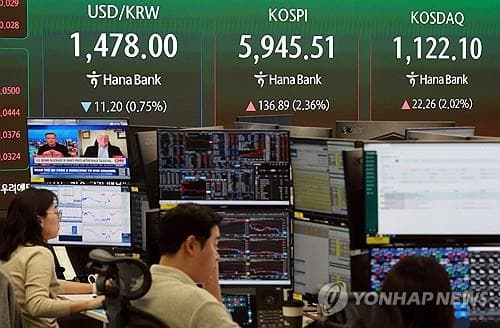 (LEAD) S. Korean currency rises to 1-month high on hopes for renewed U.S.-Iran talks